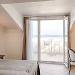 Ξενοδοχείο Lido 4*