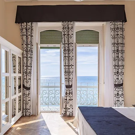 Lido Hotel 4*