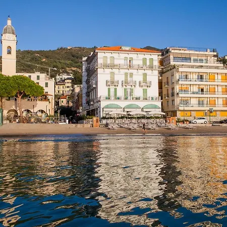 Lido Hotel 4*